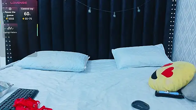 hornybarelylegalgirl online show from December 1, 12:32 pm