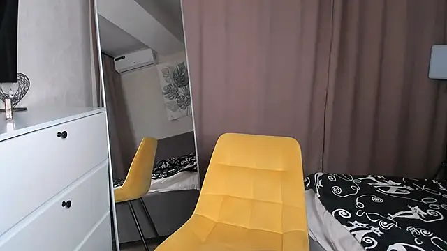 Snapshot of bubbling_crush chatting on November 27, 10:12 pm bubbling crush online show from November 27, 10:12 pm