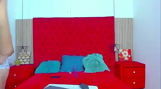 AmeliaANDEmily online show from December 13, 6:59 pm