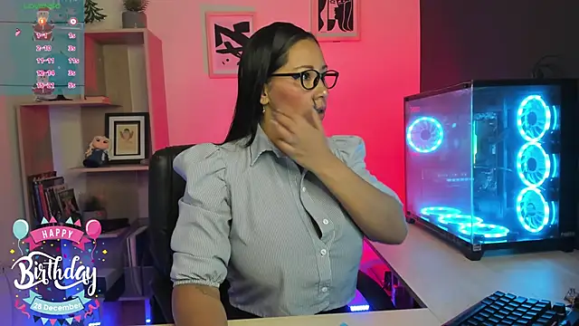 Snapshot of Sue_Wolls chatting on December 20, 12:49 pm Sue Wolls online show from December 20, 12:49 pm