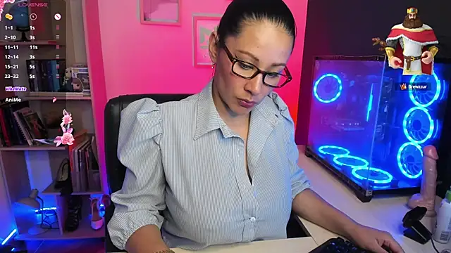 Snapshot of Sue_Wolls chatting on February 3, 6:49 pm Sue Wolls online show from February 3, 6:49 pm