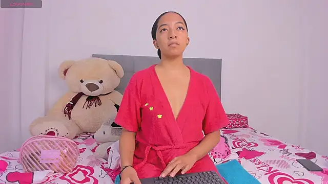 NAHOMI MILLER online show from January 4, 10:13 pm