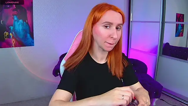 AliceBYKiss online show from December 22, 1:22 pm