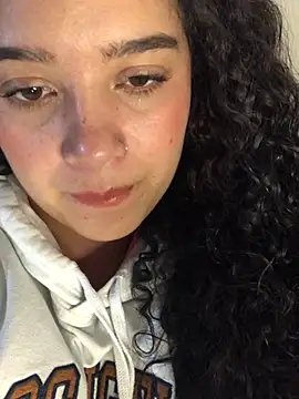 Snapshot of Julieta_333 chatting on March 17, 8:51 pm Julieta 333 online show from March 17, 8:51 pm