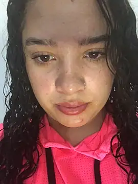 Snapshot of Julieta_333 chatting on March 21, 1:34 am Julieta 333 online show from March 21, 1:34 am