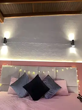 Snapshot of AniiRose chatting on September 12, 12:44 am AniiRose online show from September 12, 12:44 am