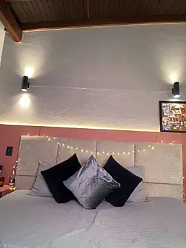 Snapshot of AniiRose chatting on November 14, 12:31 am AniiRose online show from November 14, 12:31 am