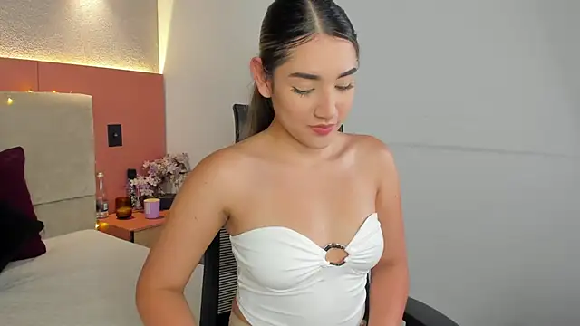 Snapshot of AniiRose chatting on November 19, 3:06 am AniiRose online show from November 19, 3:06 am