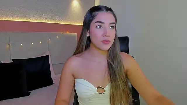 Snapshot of AniiRose chatting on November 27, 1:07 am AniiRose online show from November 27, 1:07 am