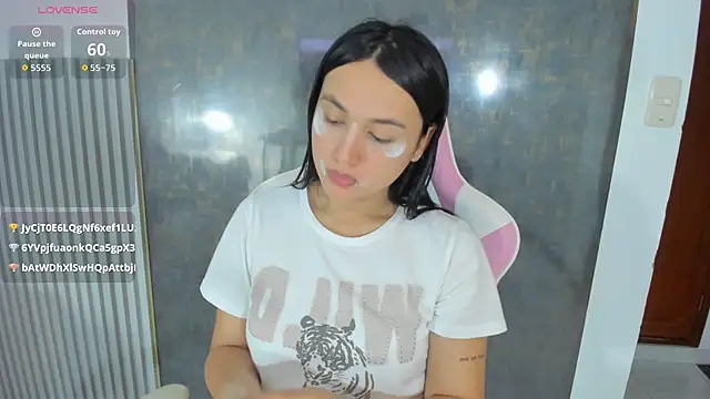 lana boomer online show from April 11, 1:04 pm