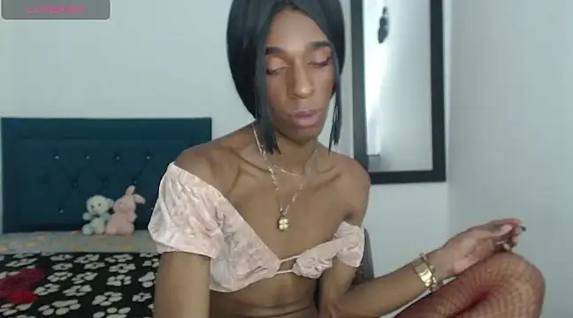 lucianadolll online show from March 6, 2:40 pm