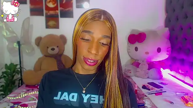 lucianadolll online show from March 24, 10:59 pm