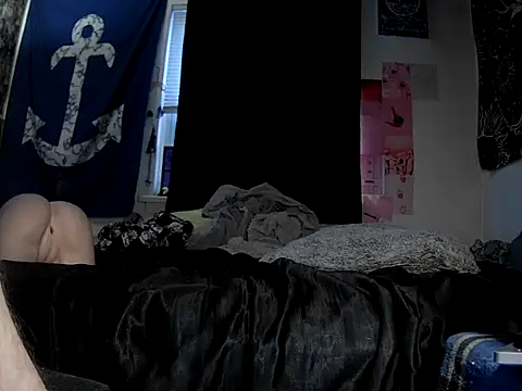 Snapshot of ATwinkie chatting on December 15, 9:19 pm ATwinkie online show from December 15, 9:19 pm