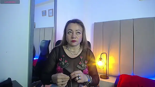 Snapshot of Lupiita223 chatting on March 11, 12:39 pm Lupiita223 online show from March 11, 12:39 pm