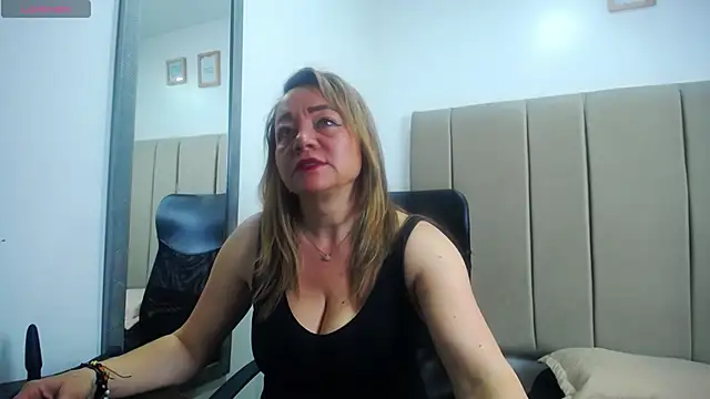 Snapshot of Lupiita223 chatting on March 17, 12:57 pm Lupiita223 online show from March 17, 12:57 pm