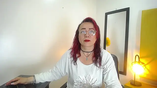 Snapshot of Lupiita223 chatting on September 28, 1:49 pm Lupiita223 online show from September 28, 1:49 pm