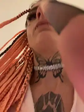 BlazyKitsune- online show from November 9, 10:52 pm