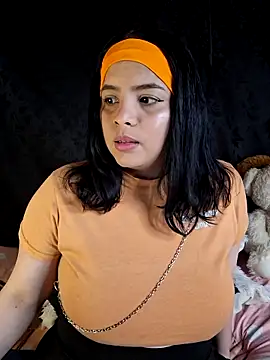 Snapshot of sophia_cute1_1 chatting on November 9, 2:15 pm sophia cute1 1 online show from November 9, 2:15 pm