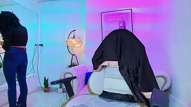 Snapshot of Theia_moon chatting on January 24, 12:41 pm Theia moon online show from January 24, 12:41 pm