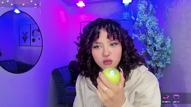 Snapshot of Theia_moon chatting on September 17, 1:02 pm Theia moon online show from September 17, 1:02 pm