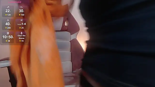 Snapshot of NAOMI_WINDSOR chatting on January 3, 7:29 pm NAOMI WINDSOR online show from January 3, 7:29 pm