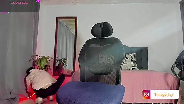 Snapshot of Thhiago_tay chatting on March 23, 5:00 am Thhiago tay online show from March 23, 5:00 am