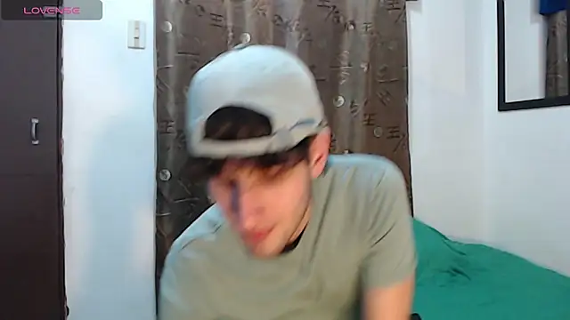 Snapshot of Thhiago_tay chatting on September 13, 4:56 am Thhiago tay online show from September 13, 4:56 am