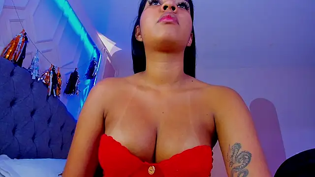 Snapshot of MadyLust chatting on October 24, 10:17 pm MadyLust online show from October 24, 10:17 pm