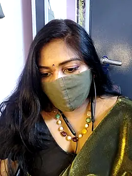 Snapshot of RomeoJuliet345 chatting on February 7, 8:12 pm RomeoJuliet345 online show from February 7, 8:12 pm