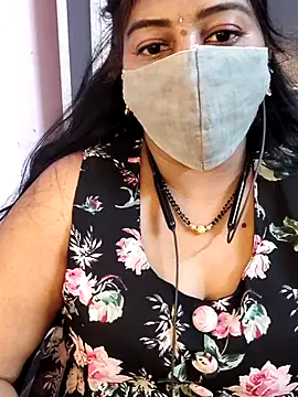 Snapshot of RomeoJuliet345 chatting on March 4, 5:52 pm RomeoJuliet345 online show from March 4, 5:52 pm