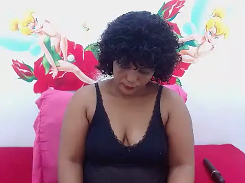 Snapshot of SexyEbony37X chatting on October 18, 5:21 am SexyEbony37X online show from October 18, 5:21 am