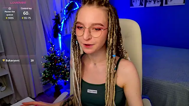 VioletShine online show from December 24, 2:33 pm