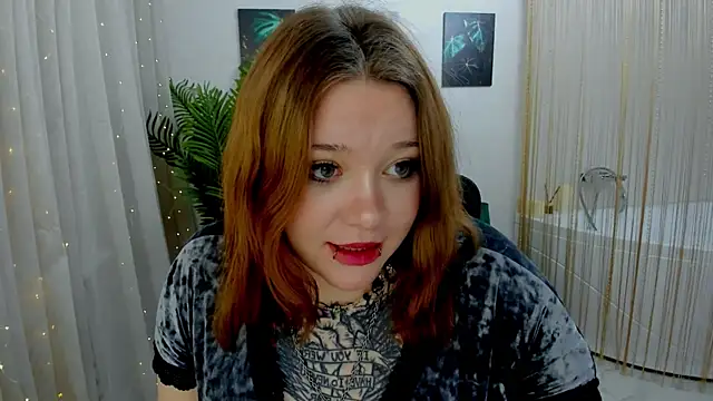 MoonLghte online show from February 1, 10:26 am