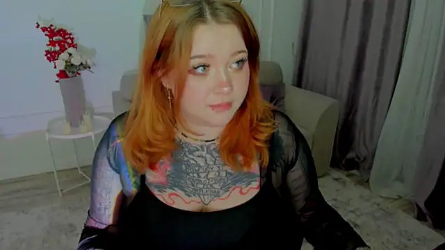 MoonLghte online show from November 15, 6:37 pm