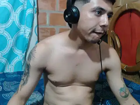 Snapshot of Horny_dirty_boy chatting on December 6, 11:25 pm Horny dirty boy online show from December 6, 11:25 pm