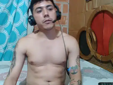 Snapshot of Horny_dirty_boy chatting on December 13, 4:22 am Horny dirty boy online show from December 13, 4:22 am