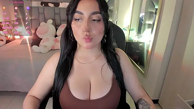 Snapshot of i_akane chatting on October 25, 1:51 pm i akane online show from October 25, 1:51 pm