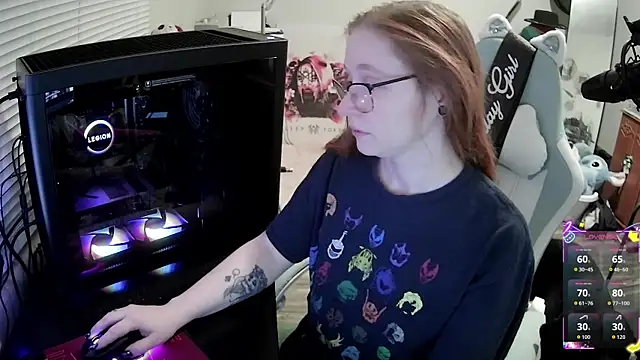 Snapshot of LilyFoxxx chatting on November 26, 4:13 am LilyFoxxx online show from November 26, 4:13 am