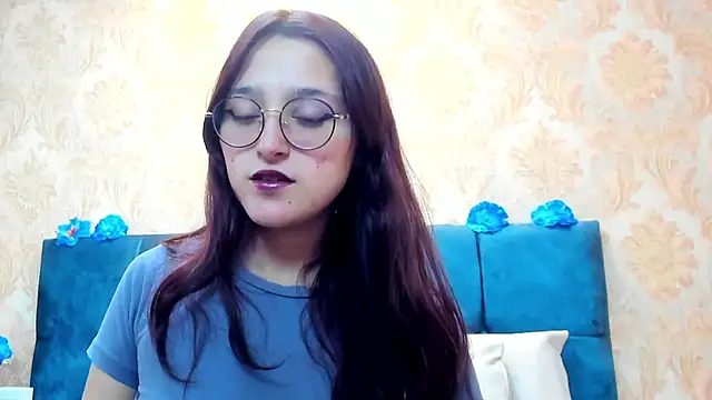 Snapshot of AddisonMars chatting on December 7, 3:47 am AddisonMars online show from December 7, 3:47 am