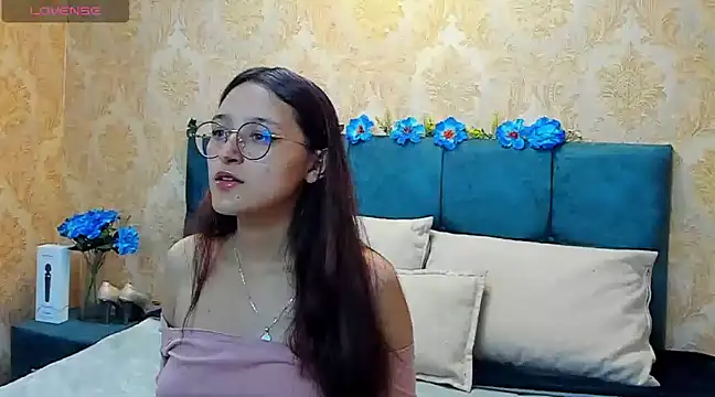 Snapshot of AddisonMars chatting on December 20, 3:36 am AddisonMars online show from December 20, 3:36 am