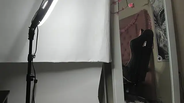 Snapshot of ened_nessa chatting on February 28, 7:05 am ened nessa online show from February 28, 7:05 am