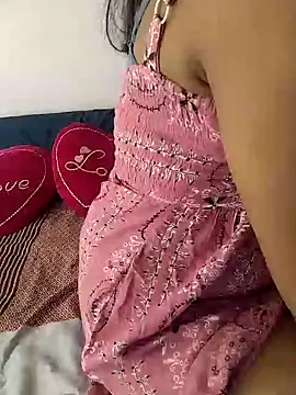 Snapshot of Aaliyalove1 chatting on February 9, 11:04 am Aaliyalove1 online show from February 9, 11:04 am