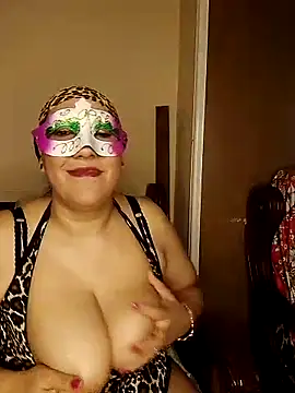 Snapshot of Osha10 chatting on December 4, 1:09 pm Osha10 online show from December 4, 1:09 pm