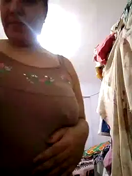 Snapshot of Osha10 chatting on December 13, 8:26 pm Osha10 online show from December 13, 8:26 pm