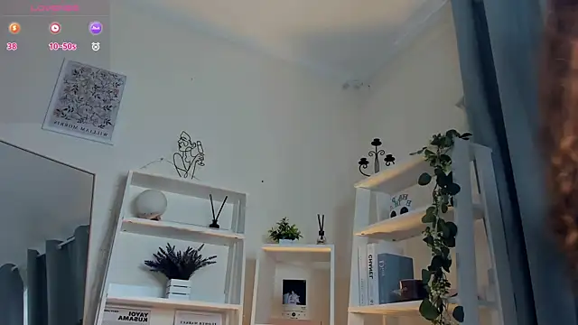 ZaraBluitt online show from February 26, 9:30 am