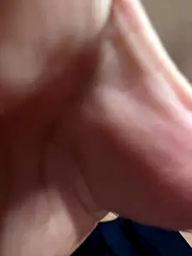 Snapshot of xxxxxrenxxxxx chatting on December 4, 12:47 pm xxxxxrenxxxxx online show from December 4, 12:47 pm