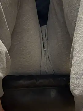 Snapshot of xxxxxrenxxxxx chatting on December 18, 1:33 am xxxxxrenxxxxx online show from December 18, 1:33 am