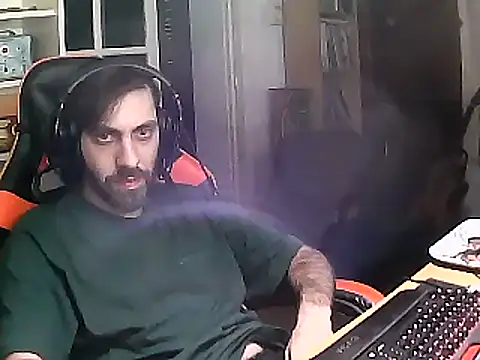 Snapshot of johnwood88 chatting on February 7, 6:24 am johnwood88 online show from February 7, 6:24 am