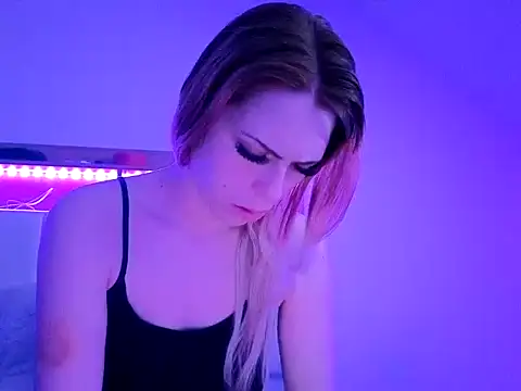 nicole77745 online show from March 2, 10:11 am