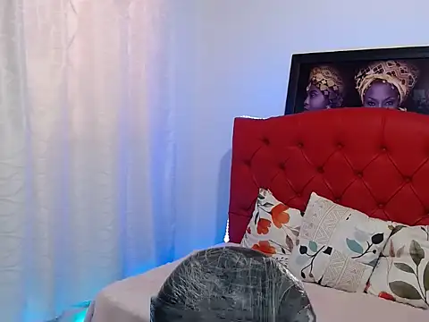 MISSANDRE4 online show from January 6, 5:06 pm